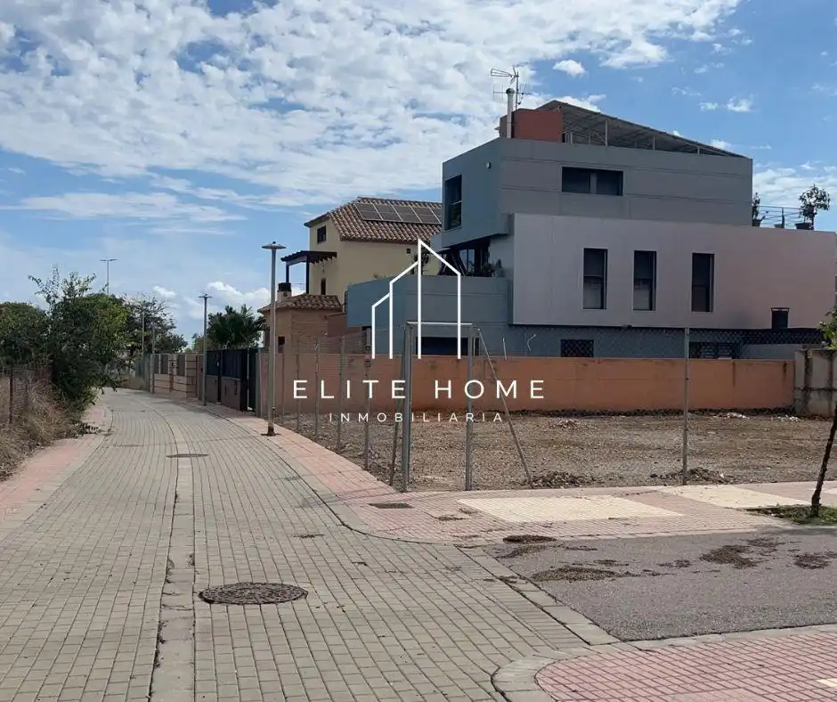 Residential land for sale in Calle FRANCES VIDAL BARRAQUER
