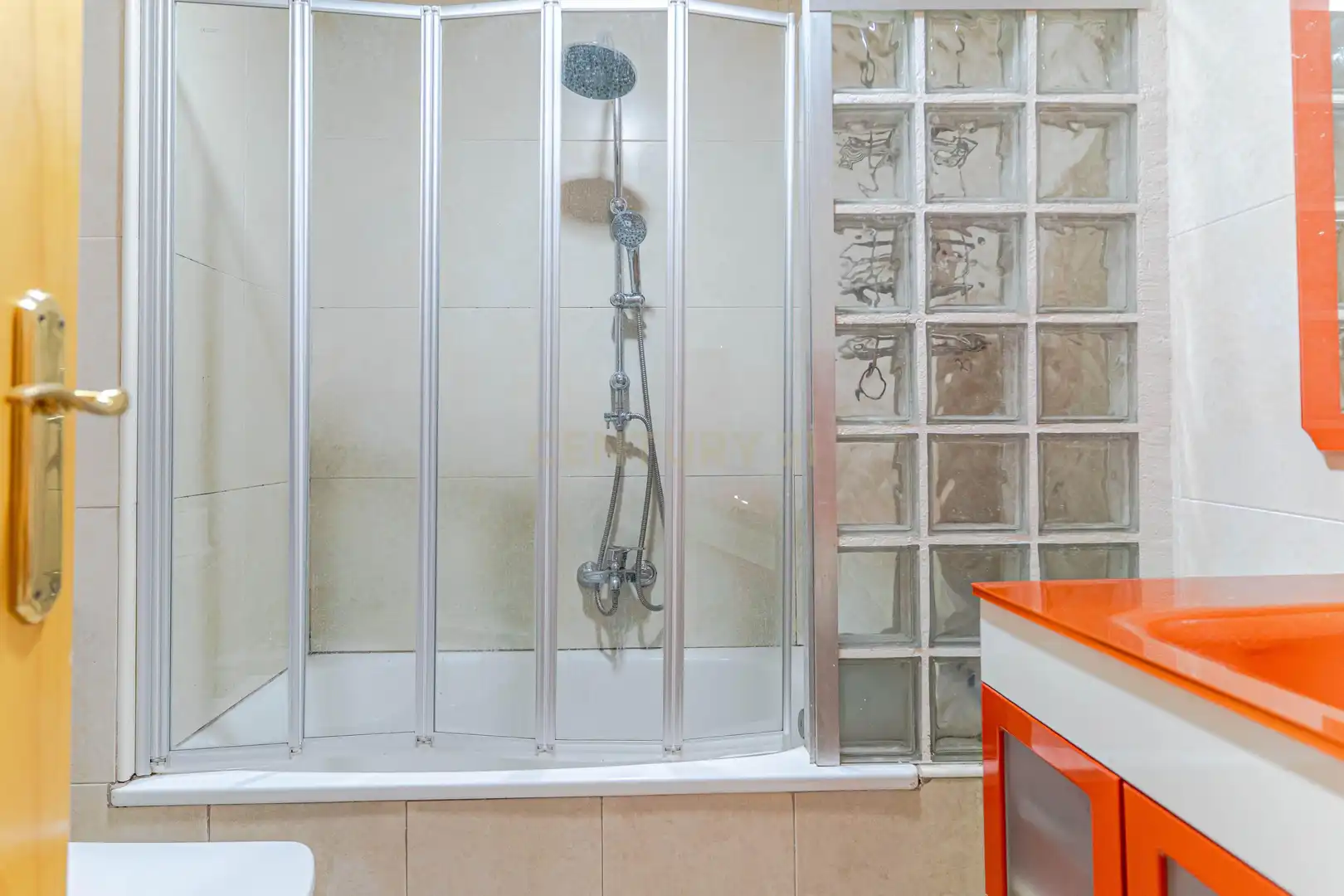 Baño de Piso en venta en Pulianas con Aire acondicionado, Trastero y Lavadora