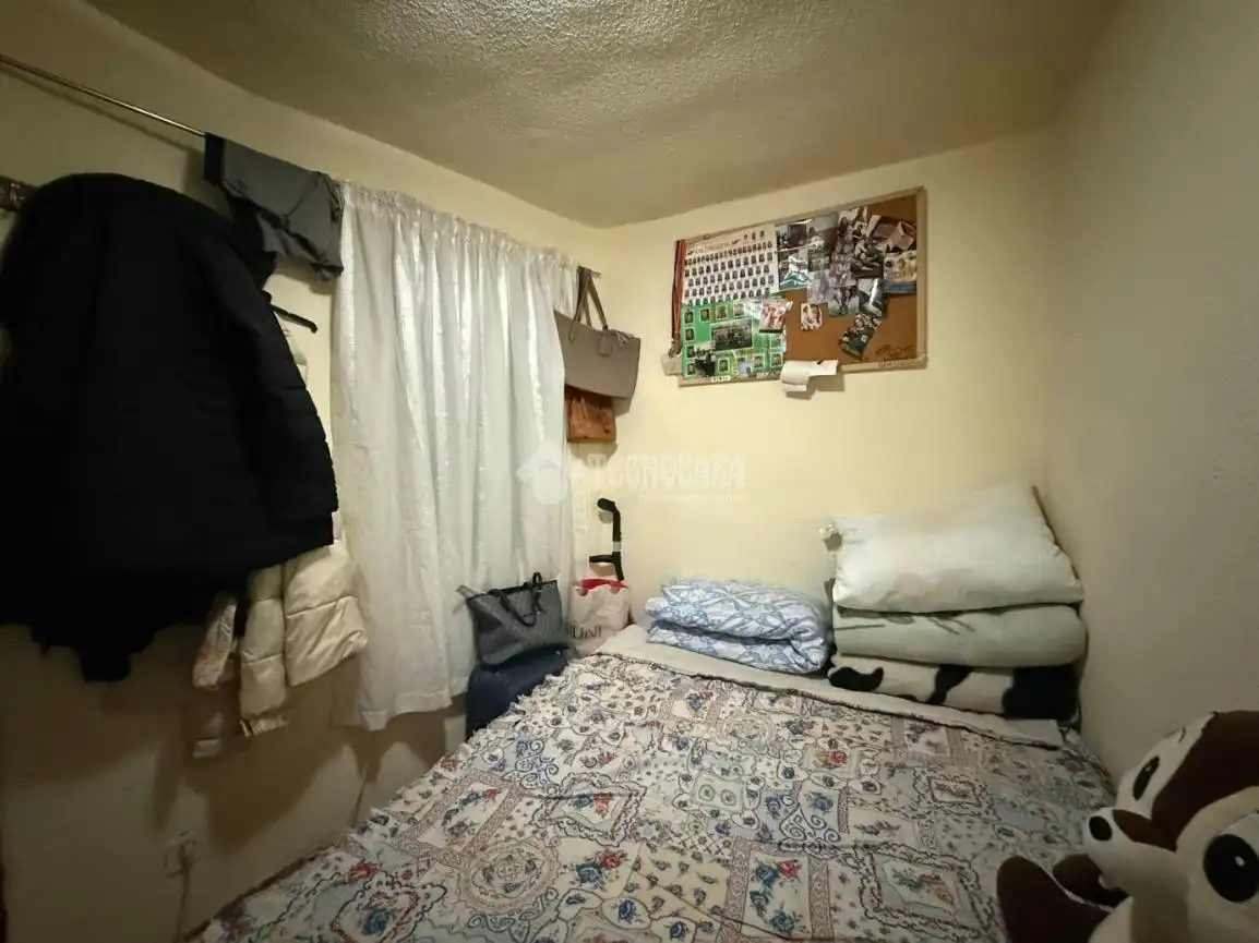 Bedroom of Flat for sale in Madrid
