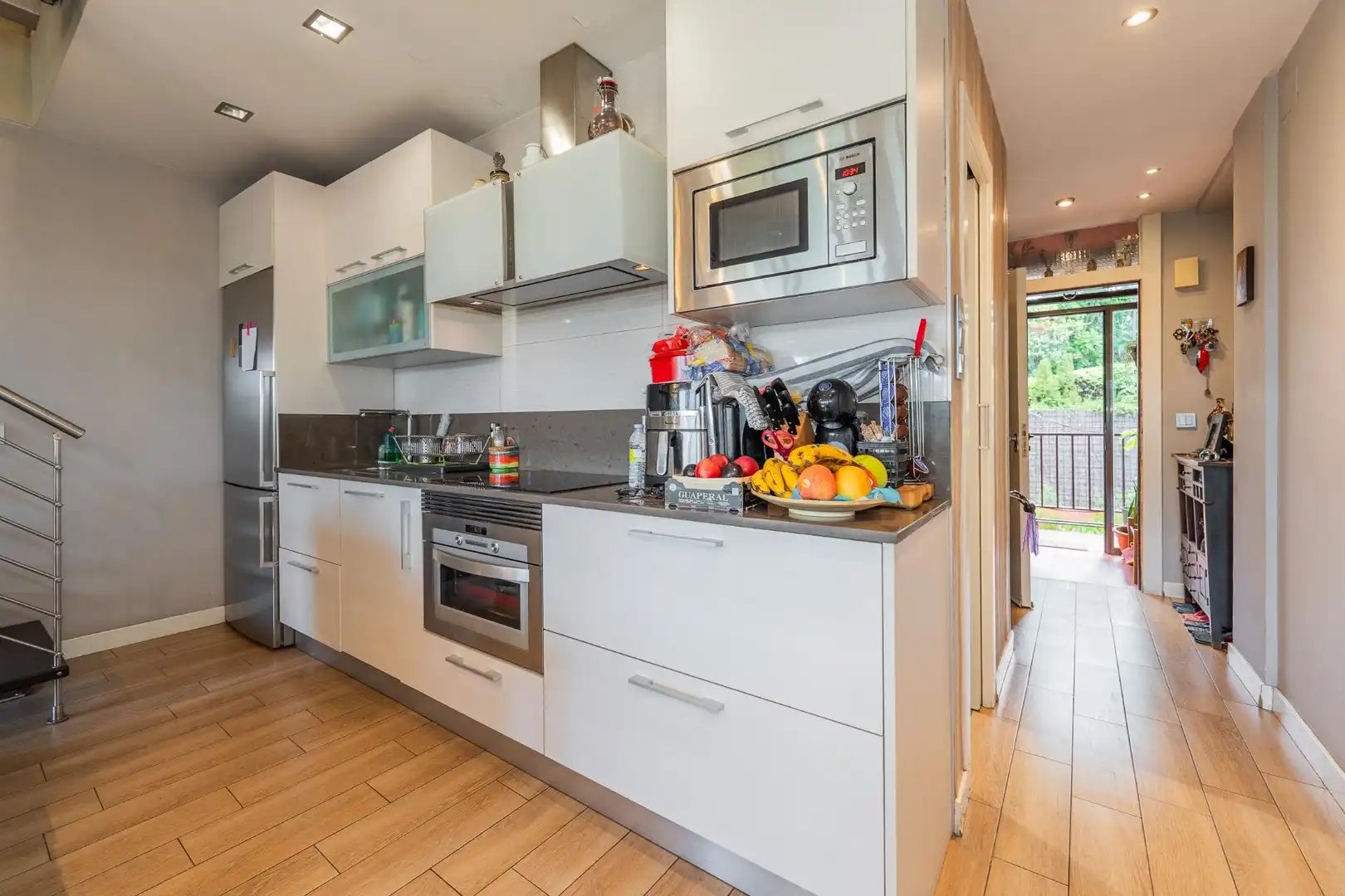 Küche von Maisonette zum Verkauf in La Moraleja mit Klimaanlage, Heizung und Privatgarten