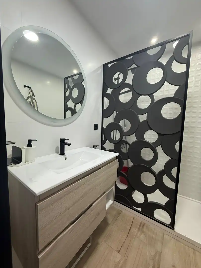 Baño de Piso de alquiler en Cádiz con Aire acondicionado, Calefacción y Terraza