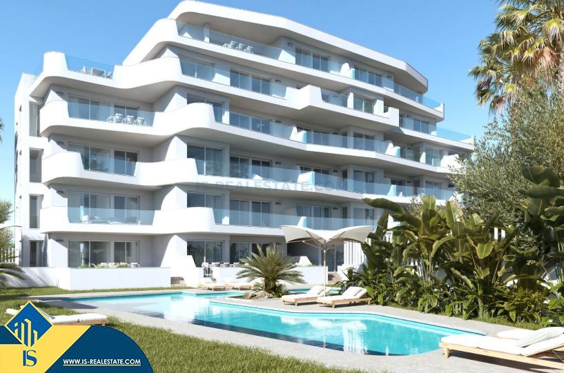 Vista exterior de Àtic en venda en Orihuela amb Terrassa, Moblat i Piscina comunitària