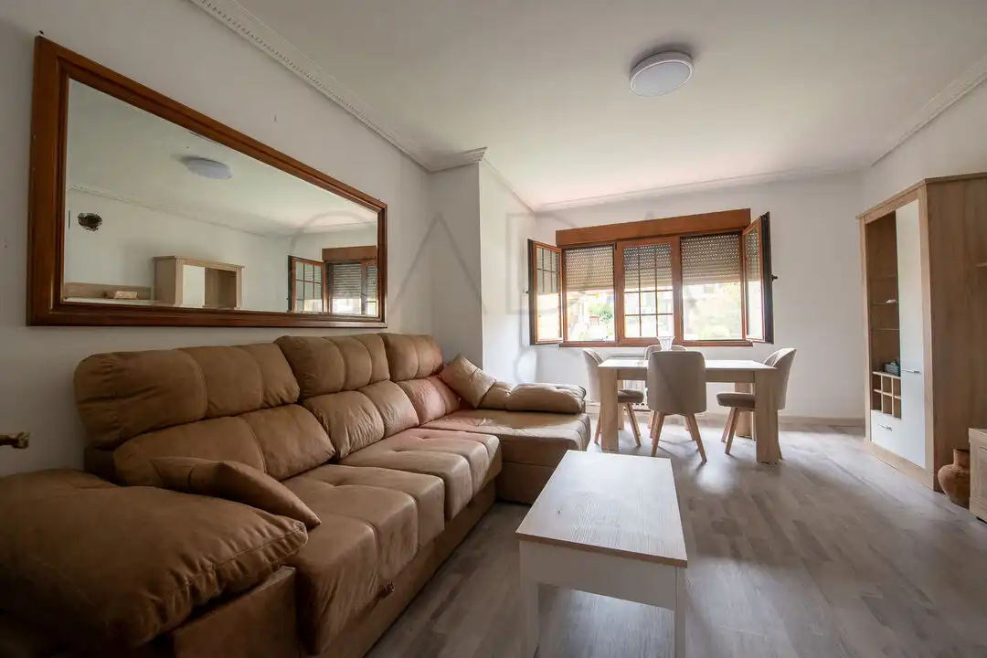 Sala d'estar de Casa o xalet en venda en El Astillero   amb Calefacció i Jardí privat