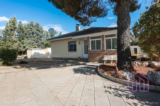 Casa-chalet en Venta en Calle Villafranca en Eurovillas