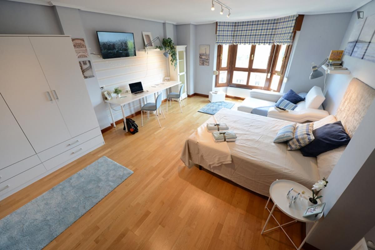 Apartament per a compartir a Centro Urbano - Hirigunea