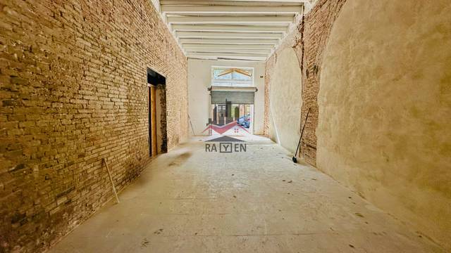 Local comercial en Alquiler en de Vilallonga en Centre