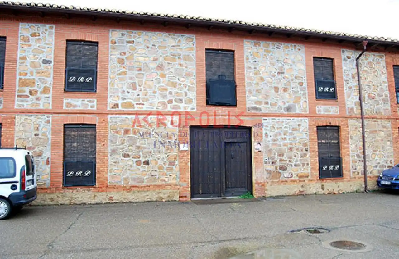 Local comercial en venda a Calle Iglesia 3 Santa Maria De La Vega