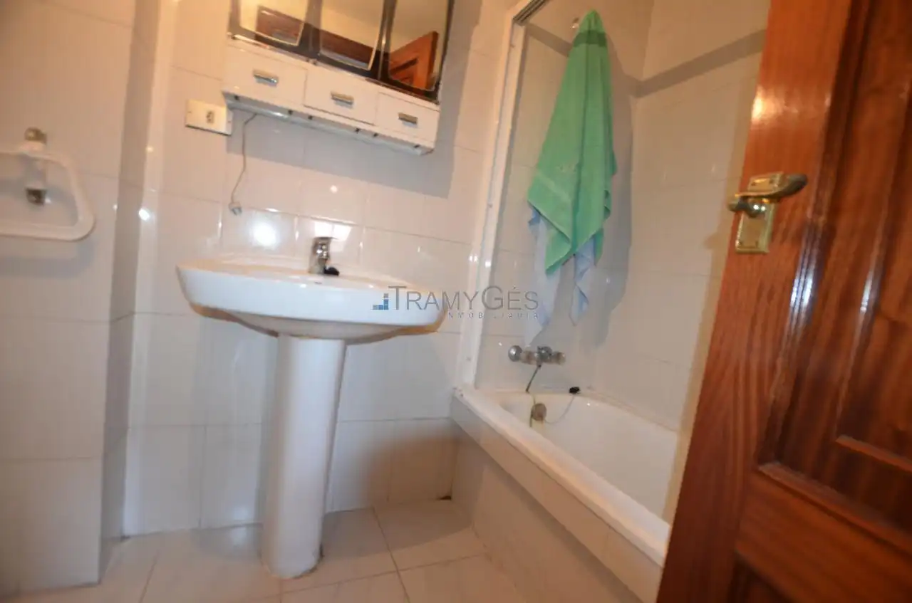 Bathroom of Flat for sale in Tui  with Storage room and Balcony