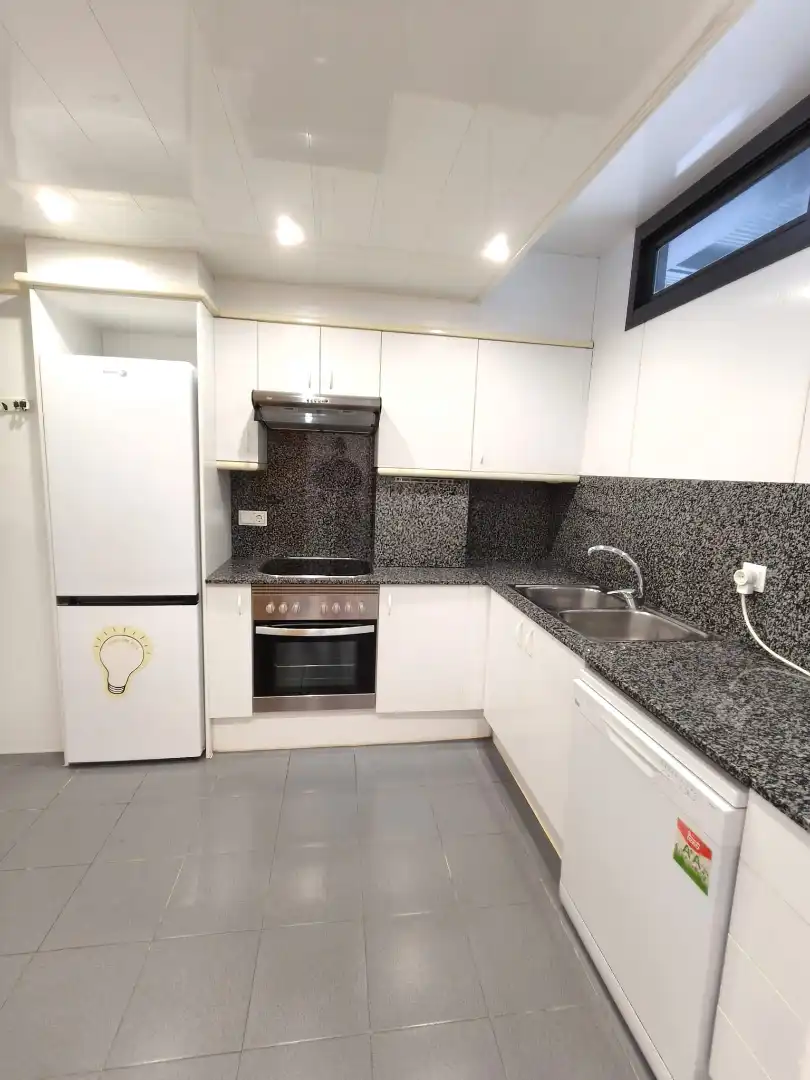 Küche von Maisonette zum Verkauf in Barcelona mit Klimaanlage, Heizung und Parkett