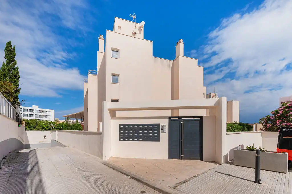 Vista exterior de Piso en venta en Sant Josep de sa Talaia con Piscina