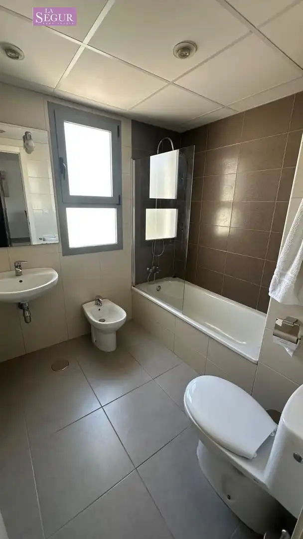 Bany de Pis en venda en Conil de la Frontera amb Terrassa i Balcó