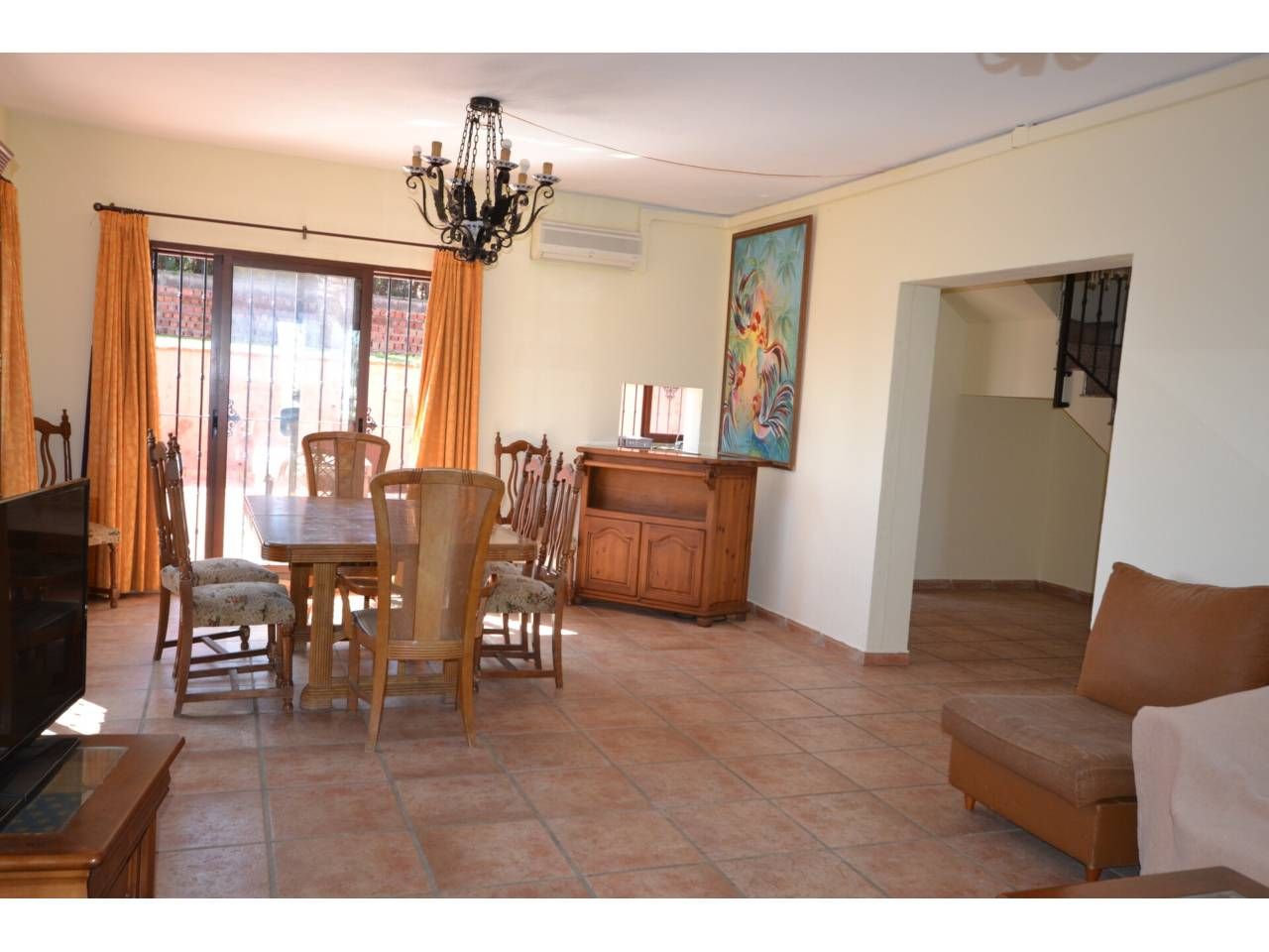 Menjador de Finca rústica en venda en Conil de la Frontera amb Aire condicionat, Calefacció i Jardí privat