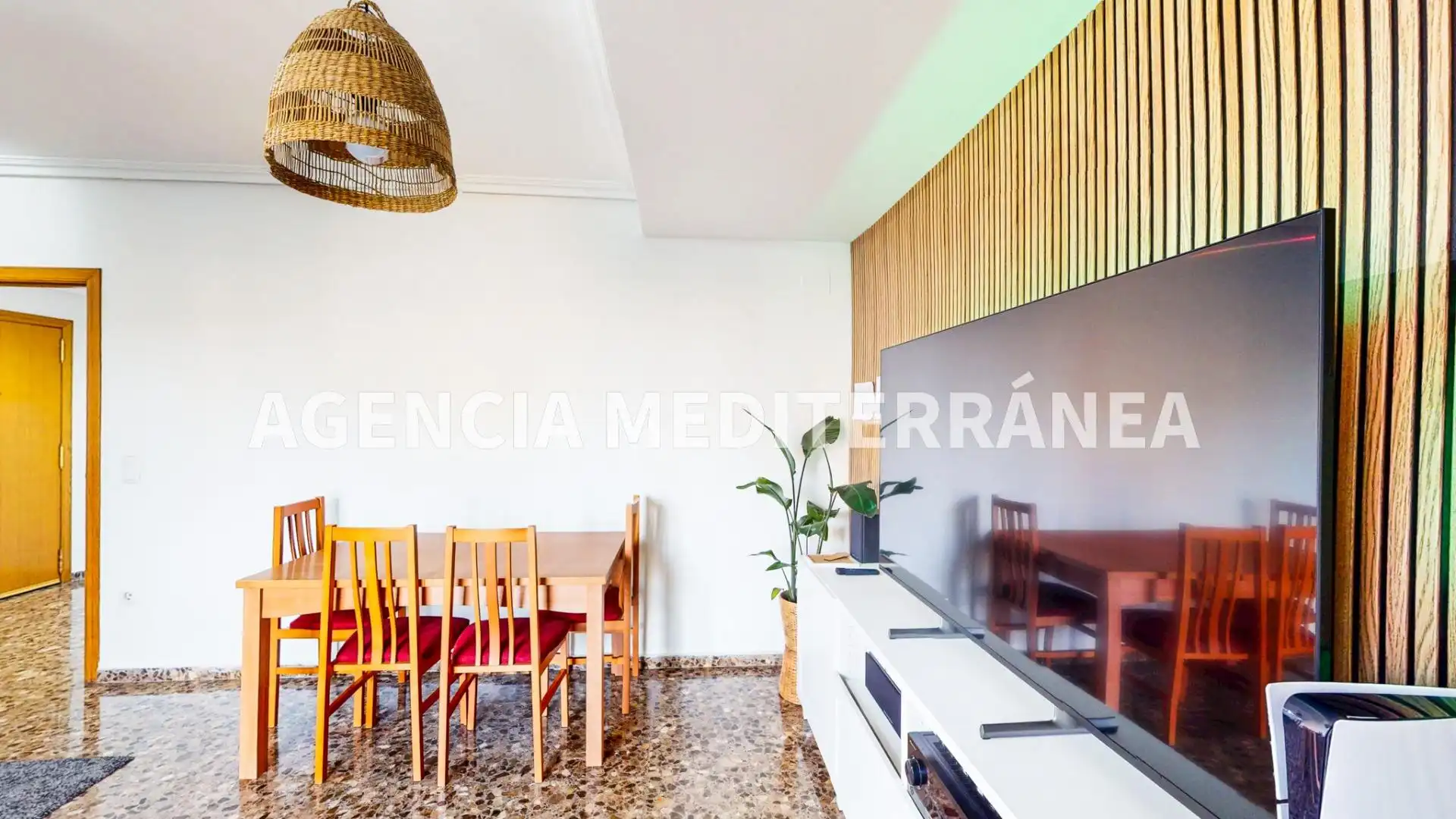 Comedor de Piso en venta en Valencia con Aire acondicionado, Trastero y Balcón