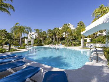 Penthouse mit Pool zum Verkauf in Casares pueblo