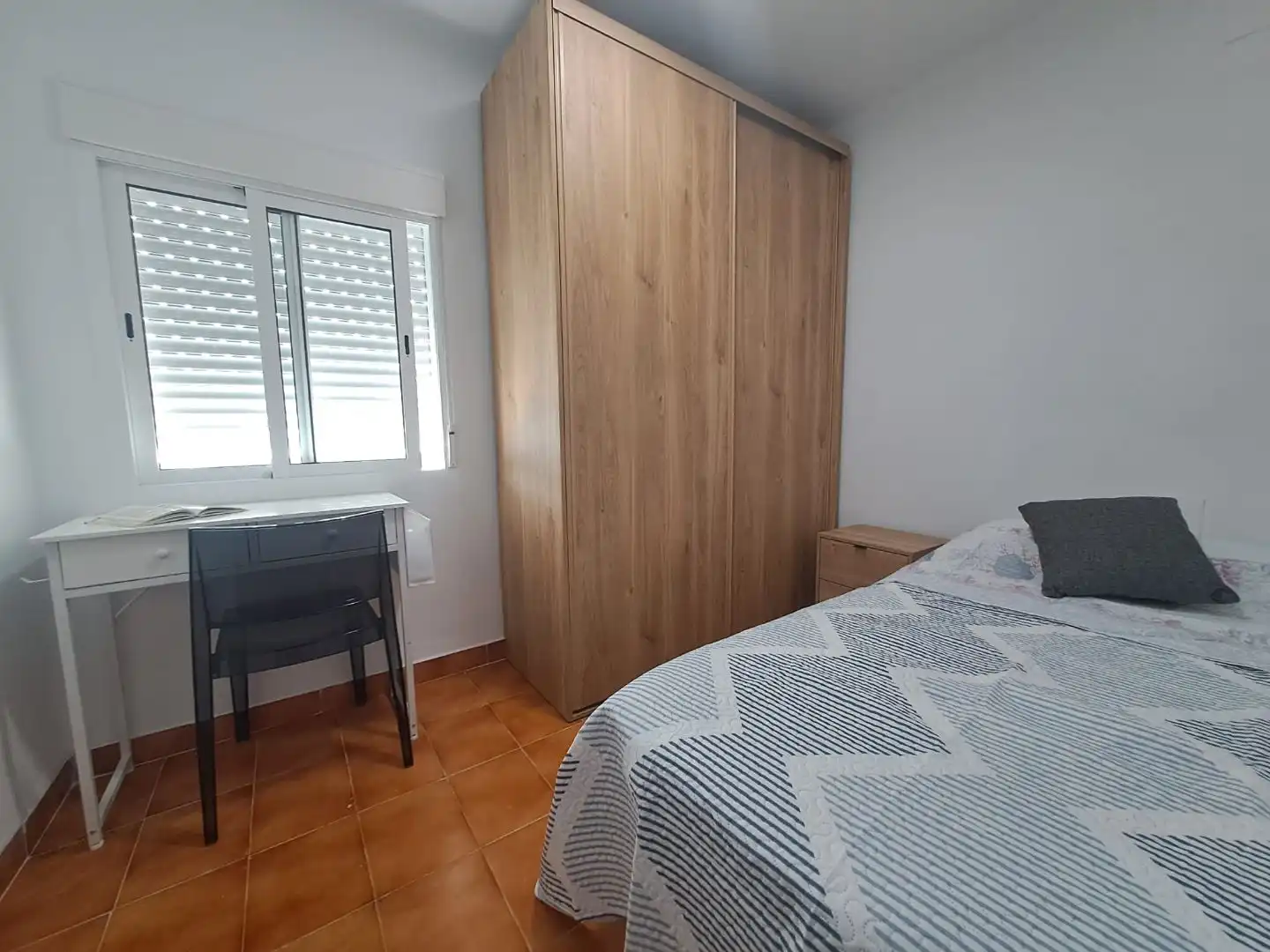 Bedroom of Flat for rent in Avenida Alemania-Italia