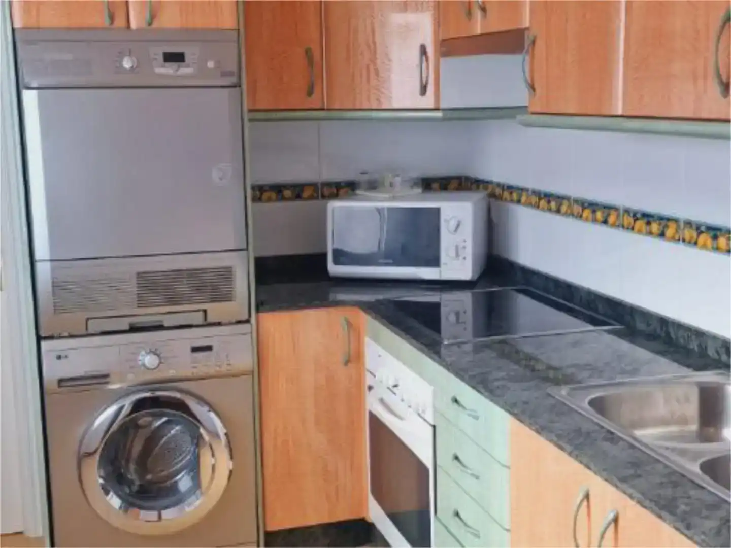 Küche von Wohnung zur Miete in Carboneras de Guadazaón mit Parkett, Abstellraum und Möbliert