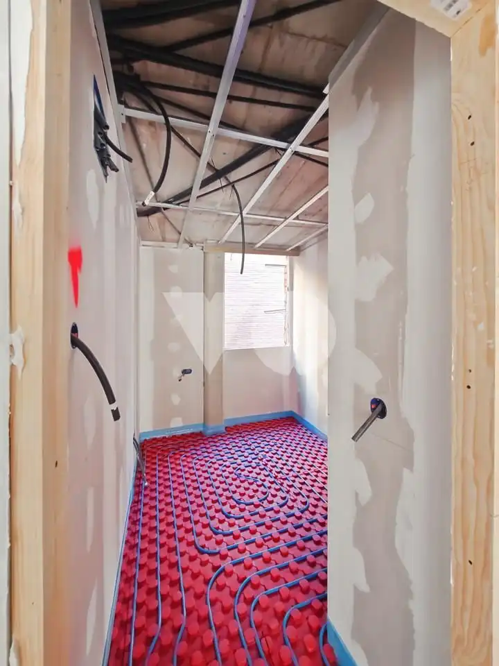 Bathroom of Flat for sale in Madrid  with Heating, Storage room and Sauna