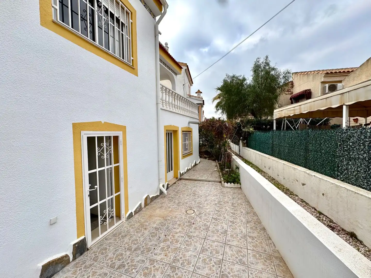 Vista exterior de Casa o xalet de lloguer en Algorfa amb Aire condicionat, Calefacció i Jardí privat