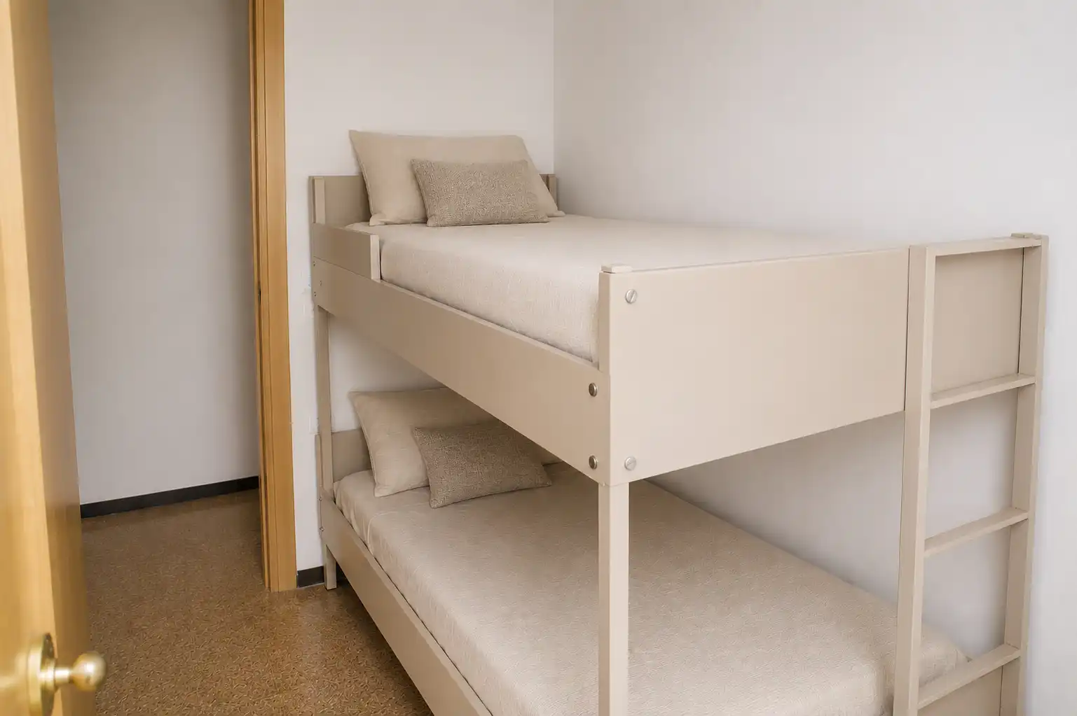 Schlafzimmer von Wohnungen zur Miete in Palamós mit Klimaanlage, Terrasse und Möbliert