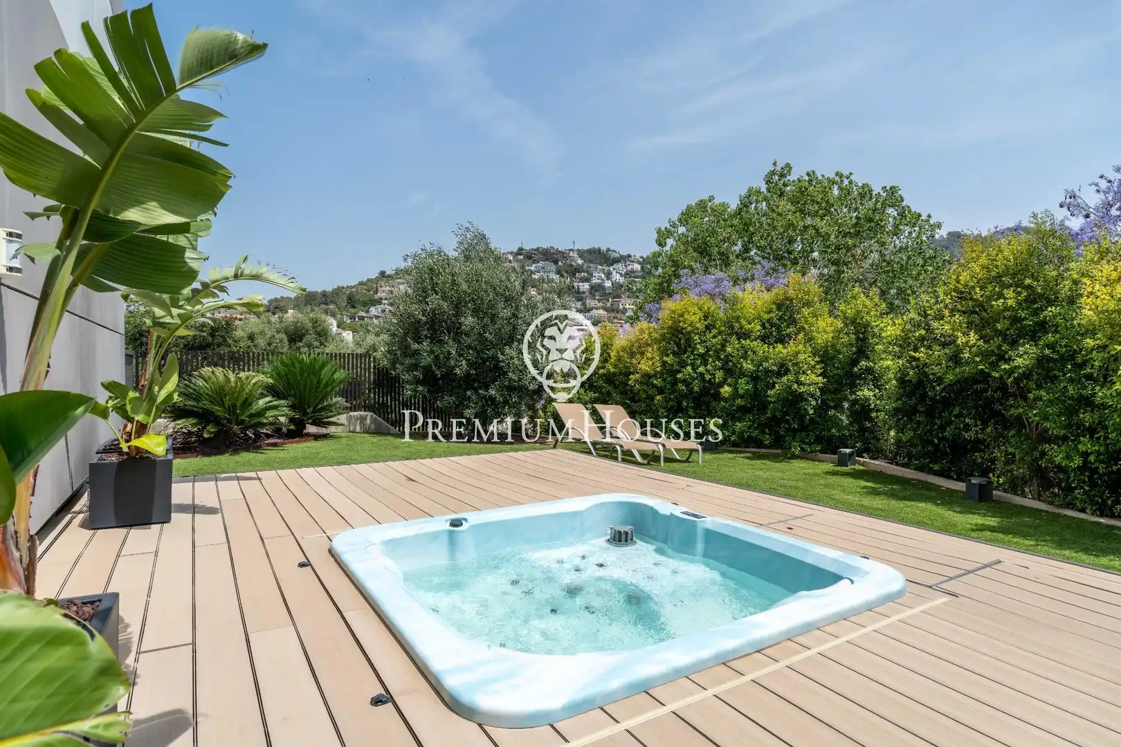 Terrasse von Erdgeschoss zum Verkauf in Sitges mit Klimaanlage, Privatgarten und Parkett