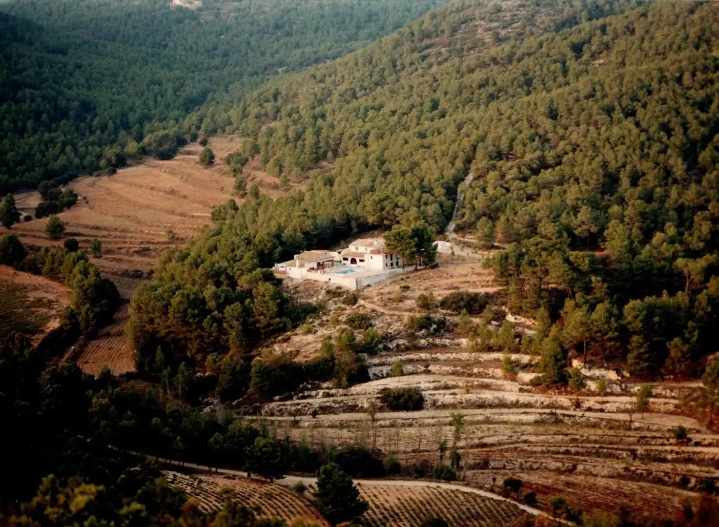 Vista exterior de Casa o xalet en venda en Onil amb Jardí privat, Terrassa i Traster