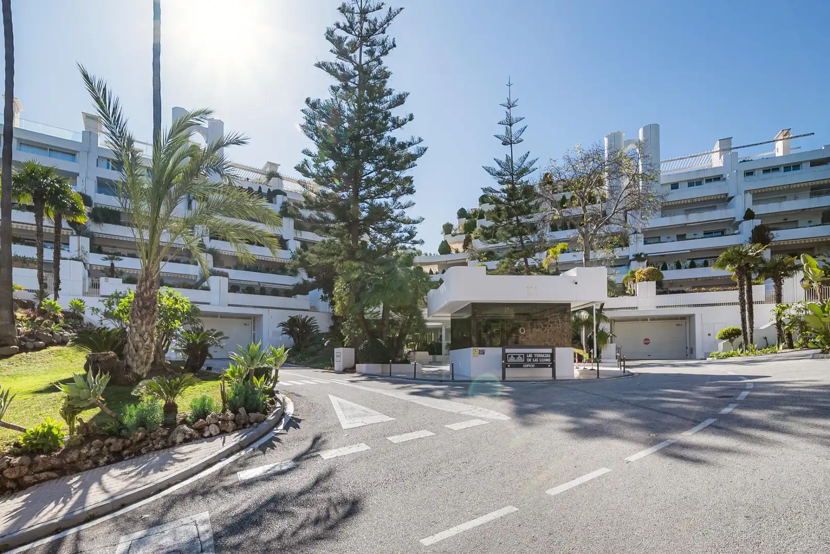 Vista exterior de Apartament en venda en Marbella amb Piscina comunitària