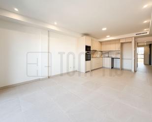 Kitchen of Apartment for sale in Sabadell  with Air Conditioner, Heating and Oven