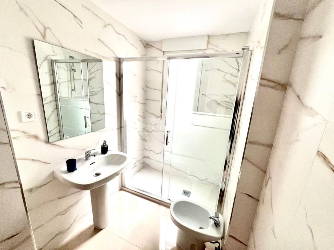 Bany de Pis en venda en Santander amb Calefacció, Parquet i Moblat