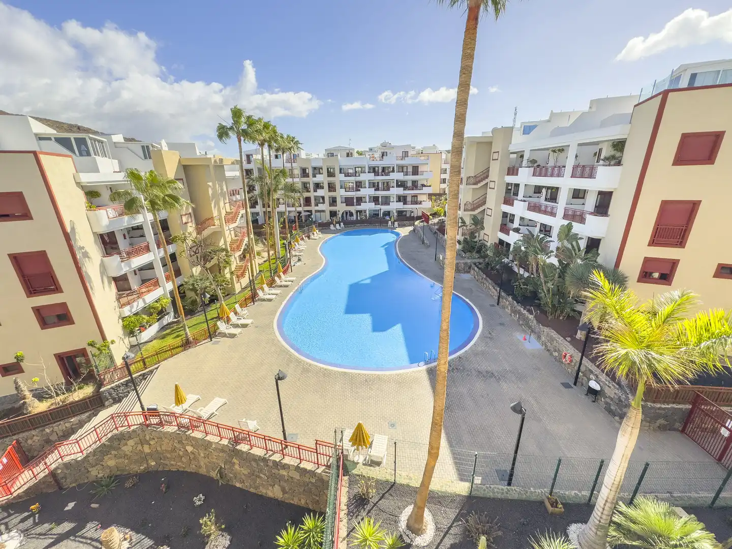 Vista exterior de Dúplex en venda en Arona amb Terrassa, Traster i Piscina