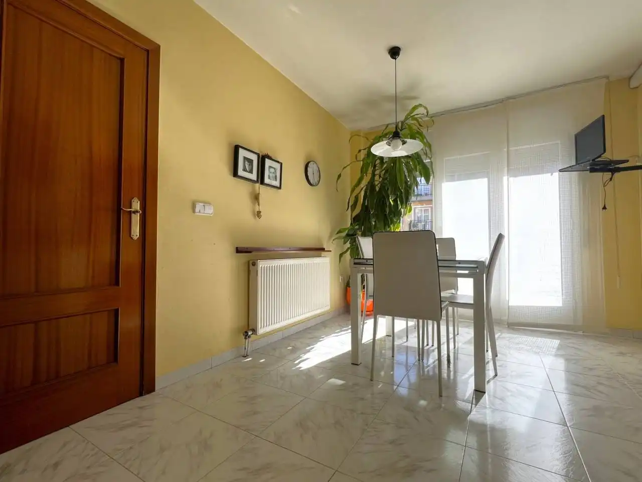 Comedor de Piso en venta en Arbúcies con Calefacción, Amueblado y Balcón