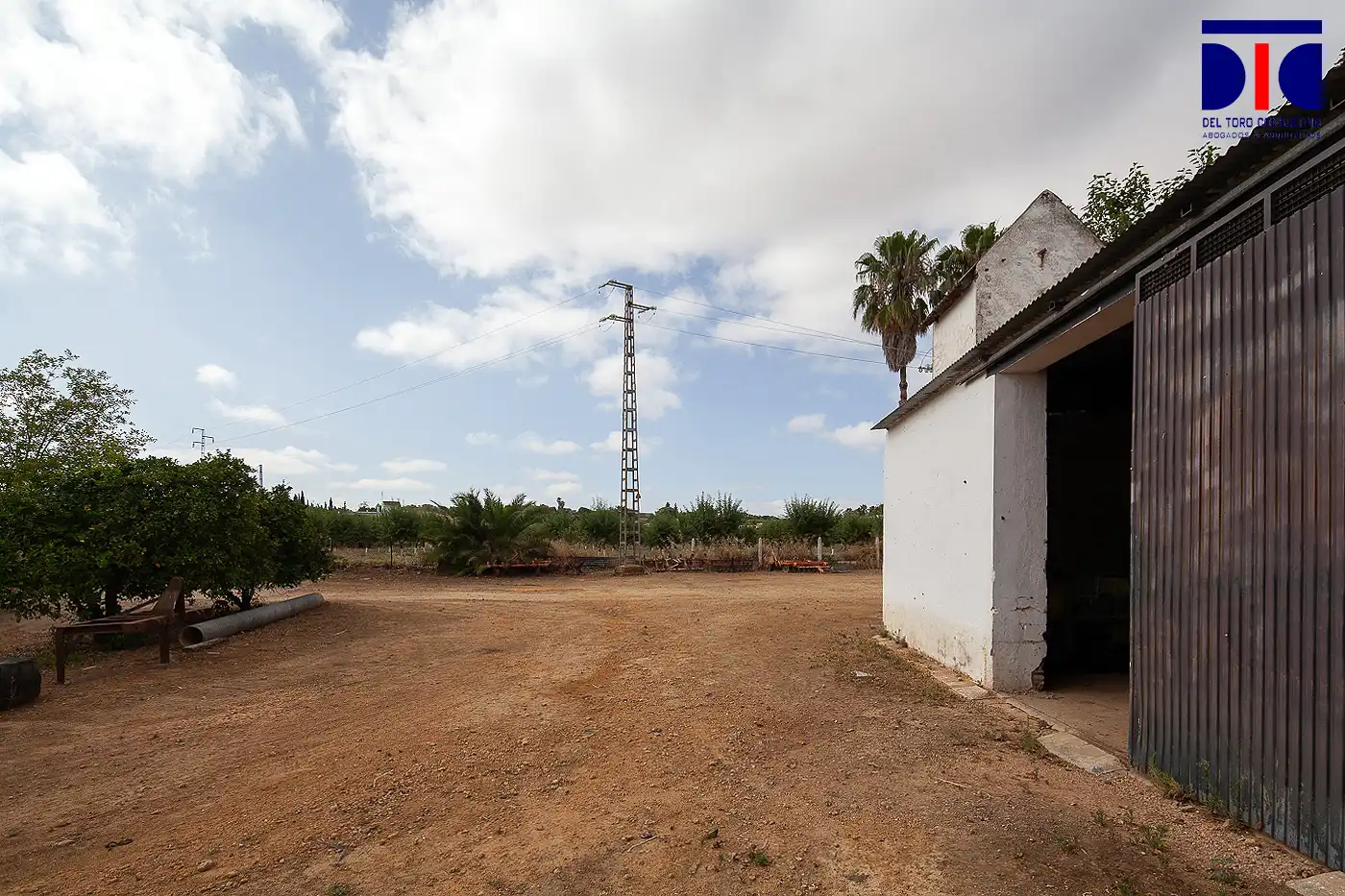 Finca rústica en venta en Carmona con Jardín privado, Terraza y Piscina