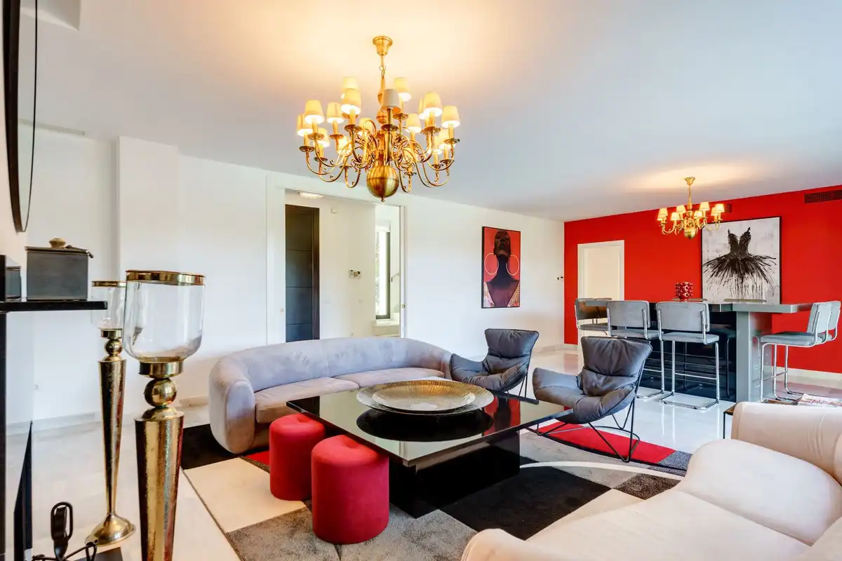Sala d'estar de Casa o xalet de lloguer en Marbella amb Aire condicionat, Jardí privat i Traster