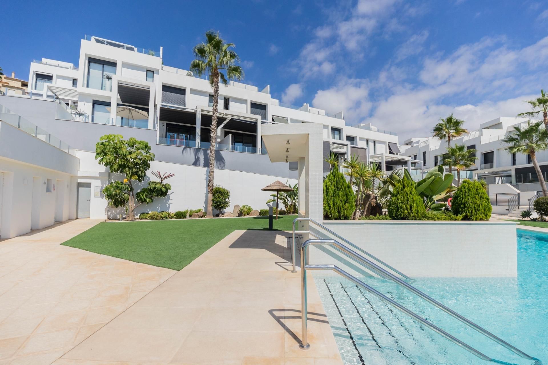 Exterior view of Single-family semi-detached for sale in Rincón de la Victoria  with Terrace