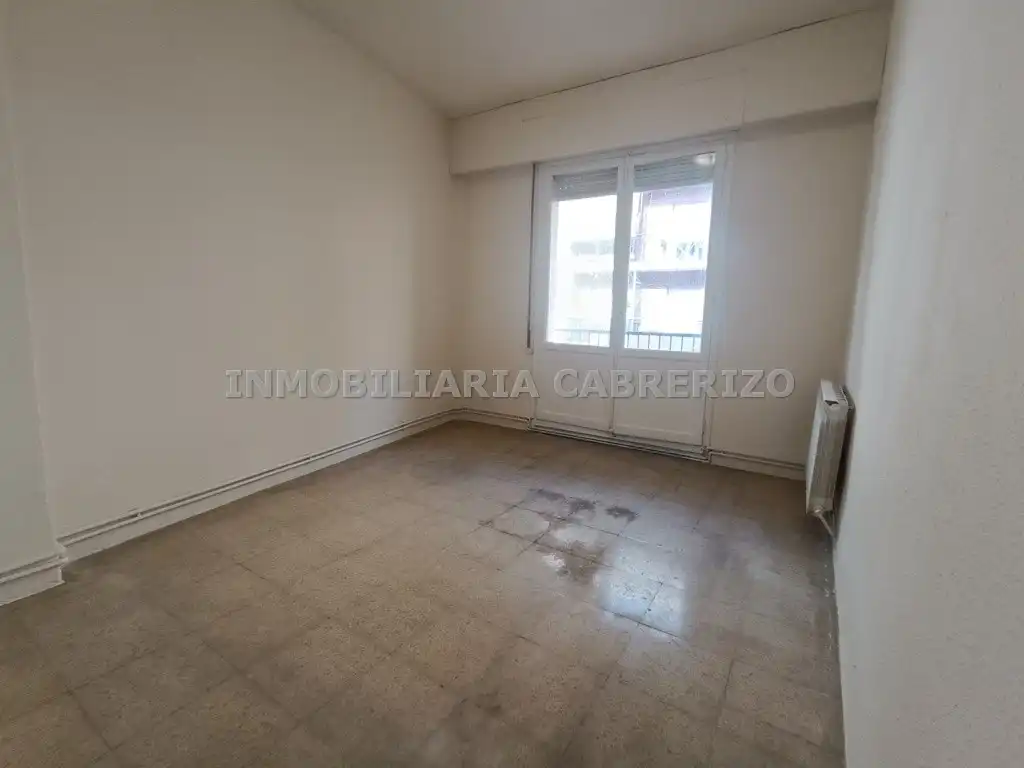 Habitación de Piso en venta en  Logroño con Calefacción y Terraza