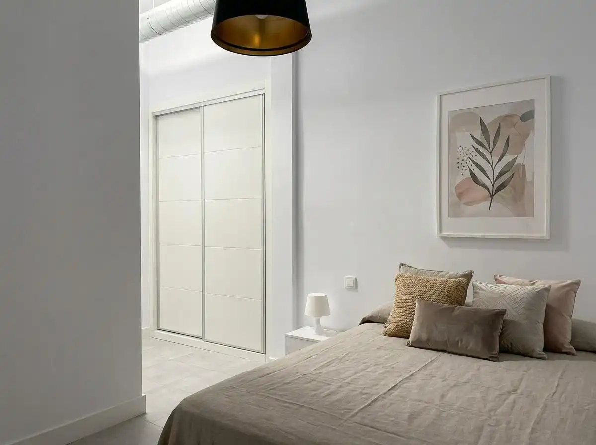 Habitación de Planta baja en venta en Madrid con Calefacción