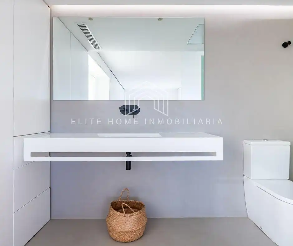 Bathroom of Houses for sale in Useras /  Les Useres  with Air Conditioner, Private garden and Terrace