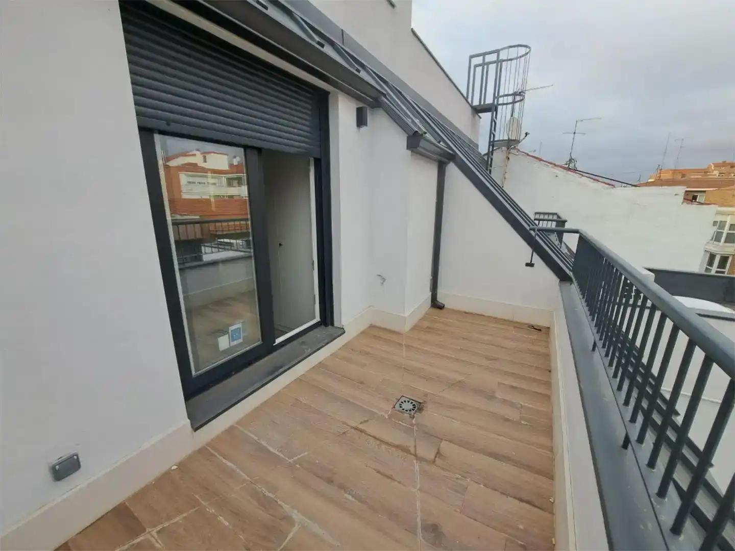Terrasse von Maisonette zur Miete in Madrid mit Abstellraum