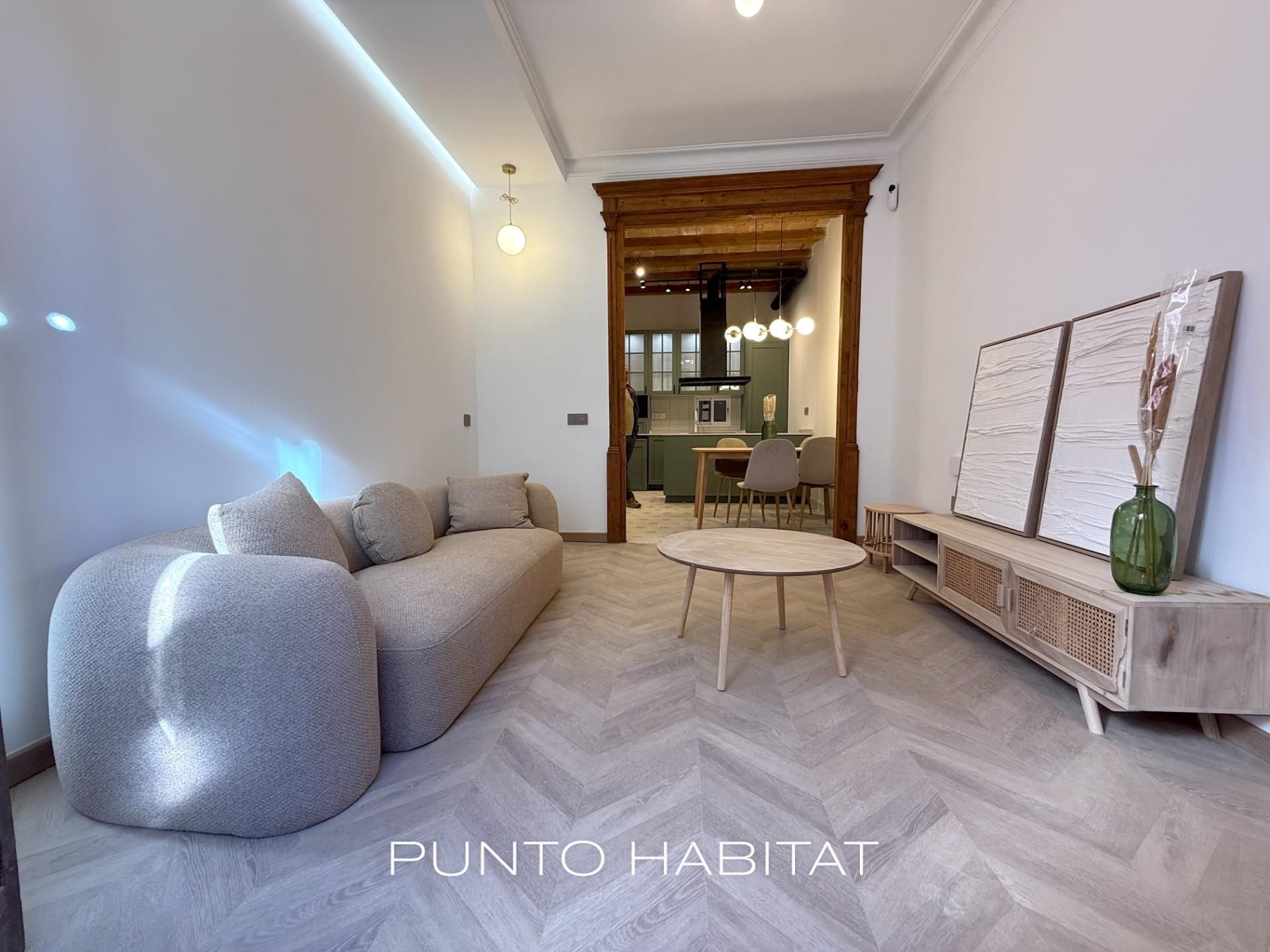Living room of Flat for sale in  Barcelona Capital  with Air Conditioner, Heating and Parquet flooring
