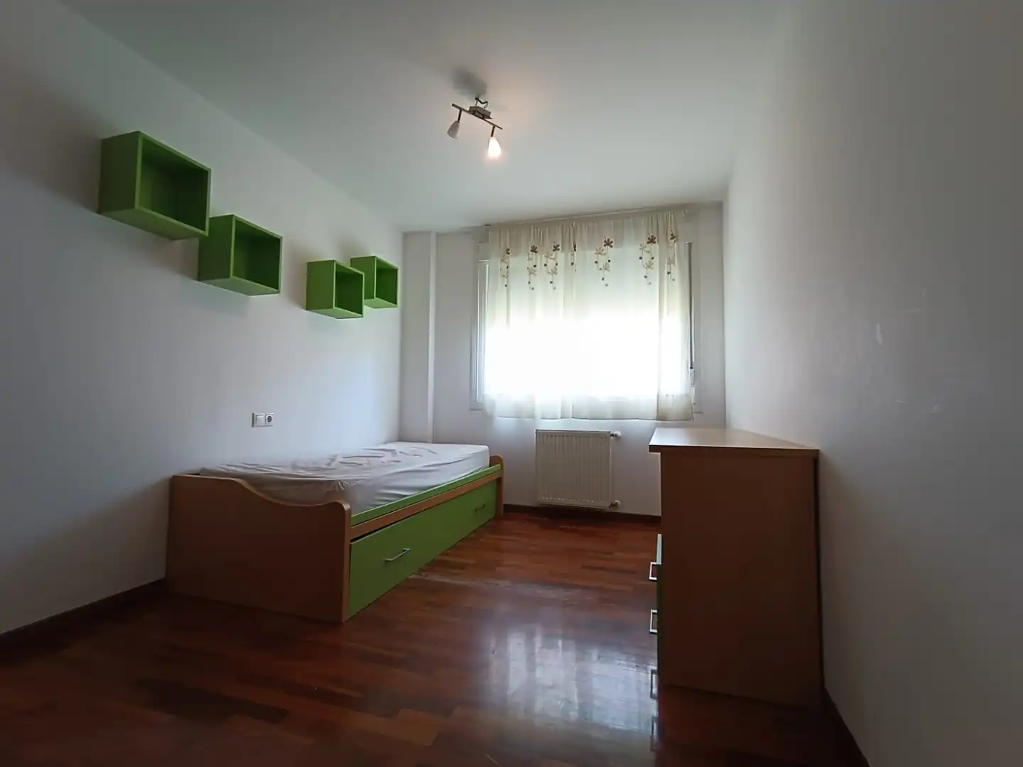 Schlafzimmer von Wohnungen zum Verkauf in Narón mit Möbliert