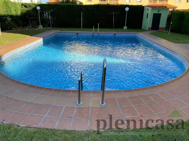 Piscina de Piso en venta en Punta Umbría con Terraza, Trastero y Amueblado