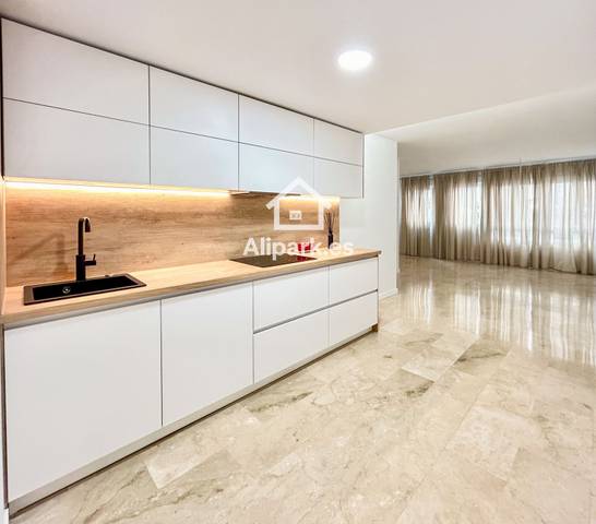 Piso en Venta en General Espartero en Carolinas Altas