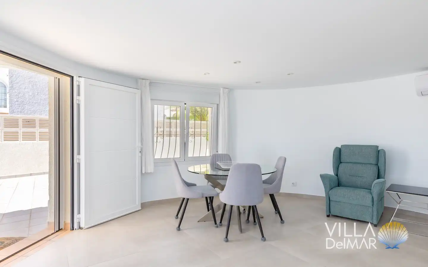 Dining room of Houses for sale in Calpe / Calp  with Air Conditioner, Heating and Private garden