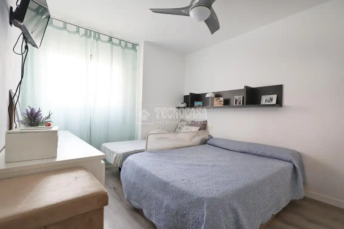 Schlafzimmer von Wohnung zum Verkauf in Sagunto / Sagunt mit Klimaanlage, Parkett und Möbliert