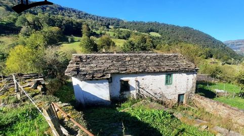Foto 2 de Finca rústica en venta en Vega de Pas, Cantabria