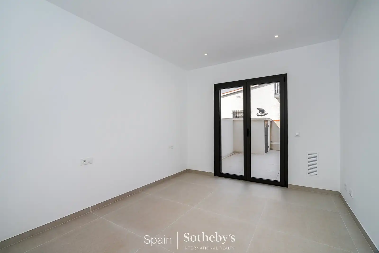 Casa pareada con piscina en venta en Carrer Requesens, imagen 21