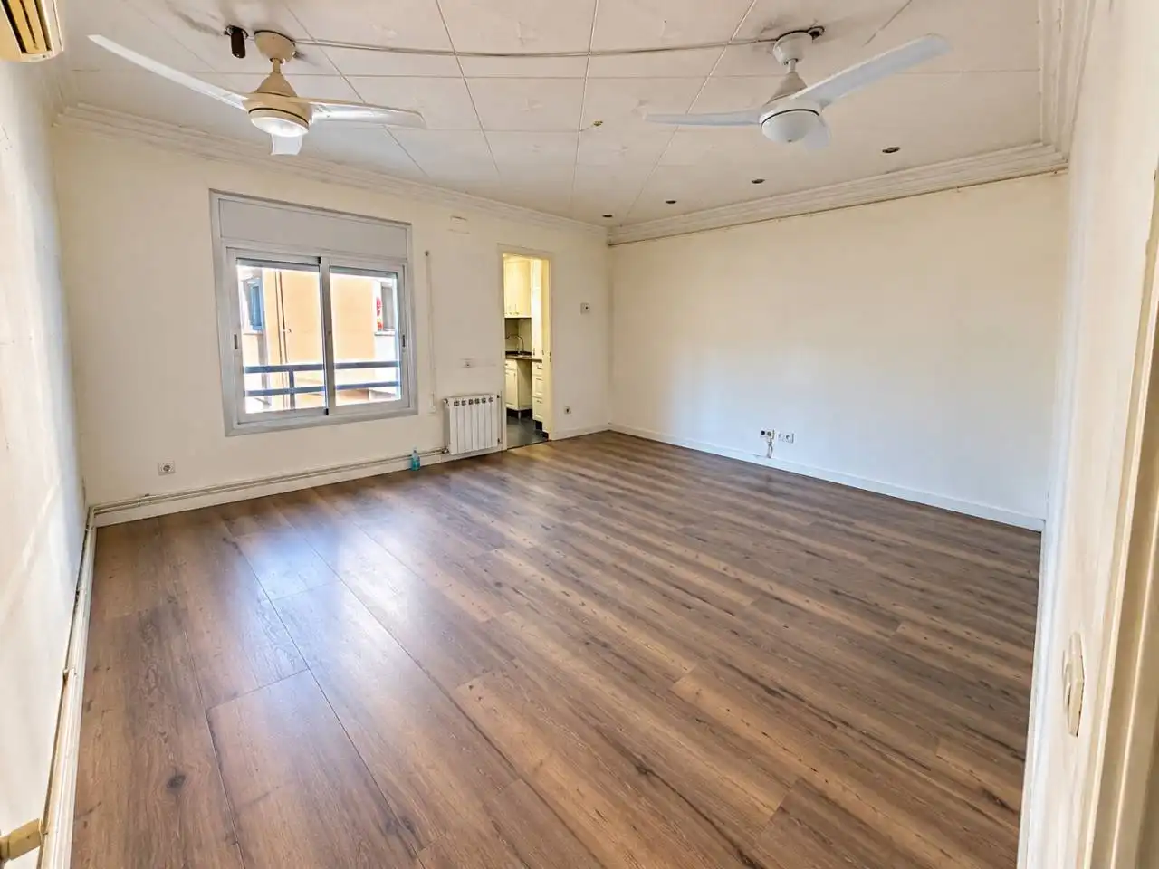 Wohnzimmer von Haus oder Chalet zum Verkauf in Sabadell mit Heizung, Privatgarten und Terrasse