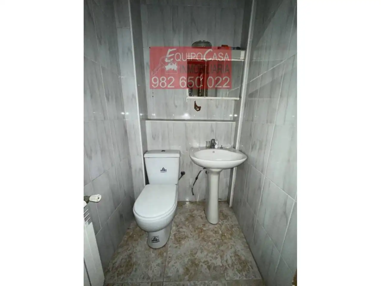 Baño de Casa adosada en venta en Lugo con Calefacción, Terraza y Amueblado