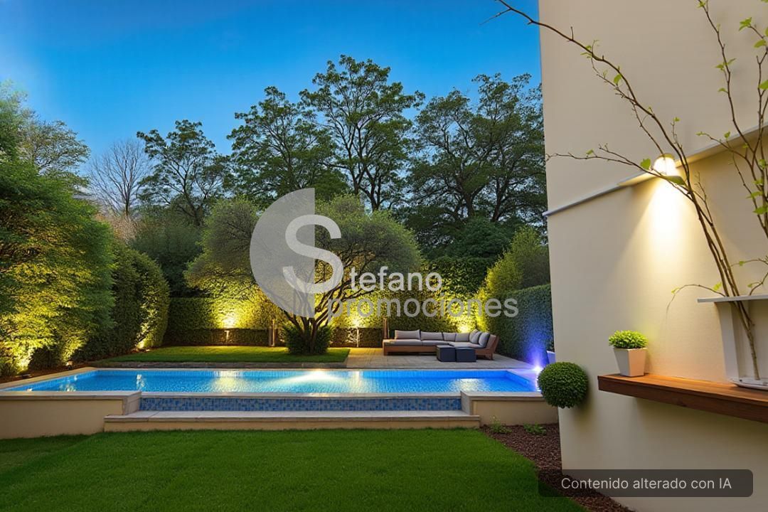 Piscina de Casa o xalet en venda en Málaga Capital amb Jardí privat, Terrassa i Balcó