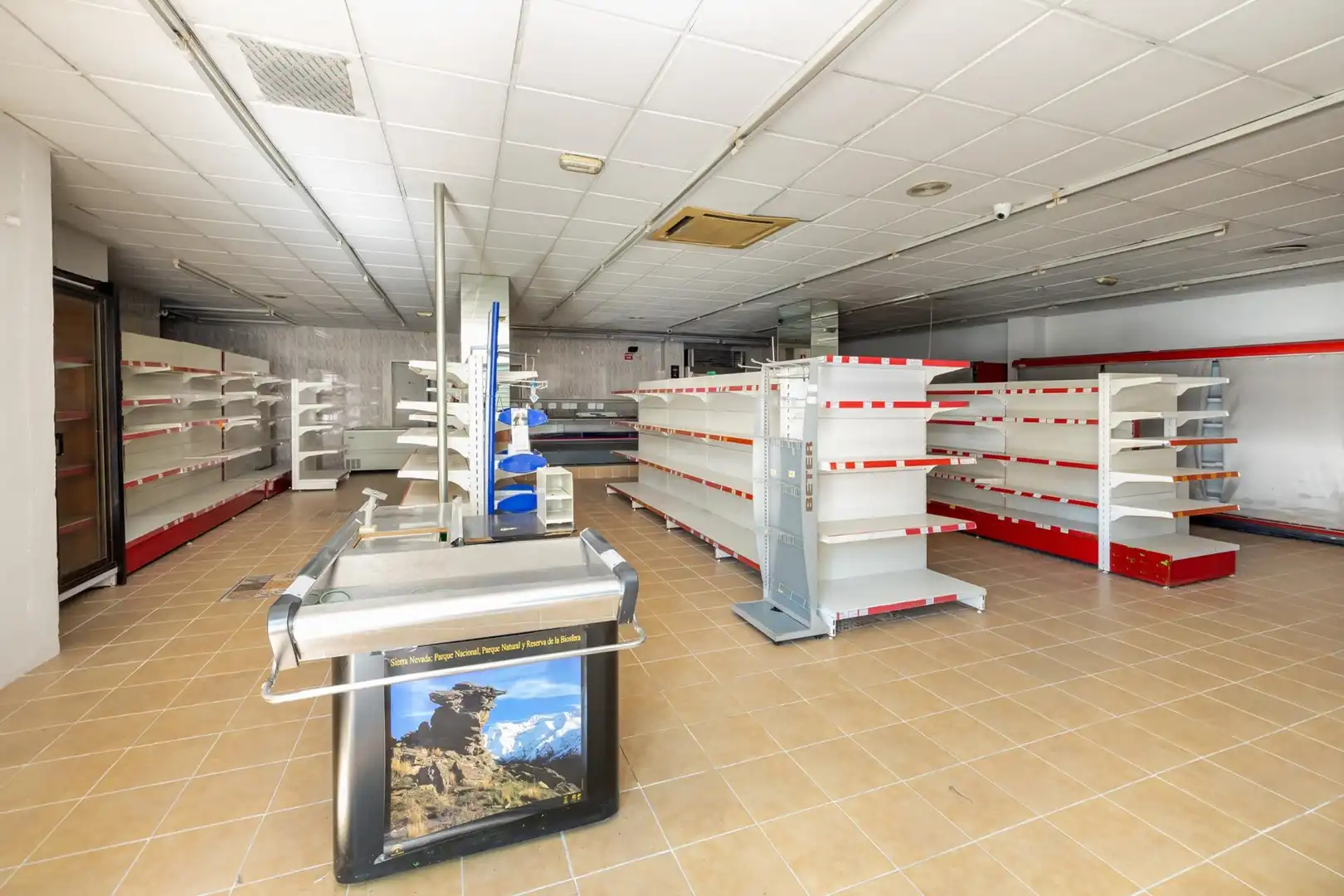 Locale commerciale in vendita a Gójar, imagen 8