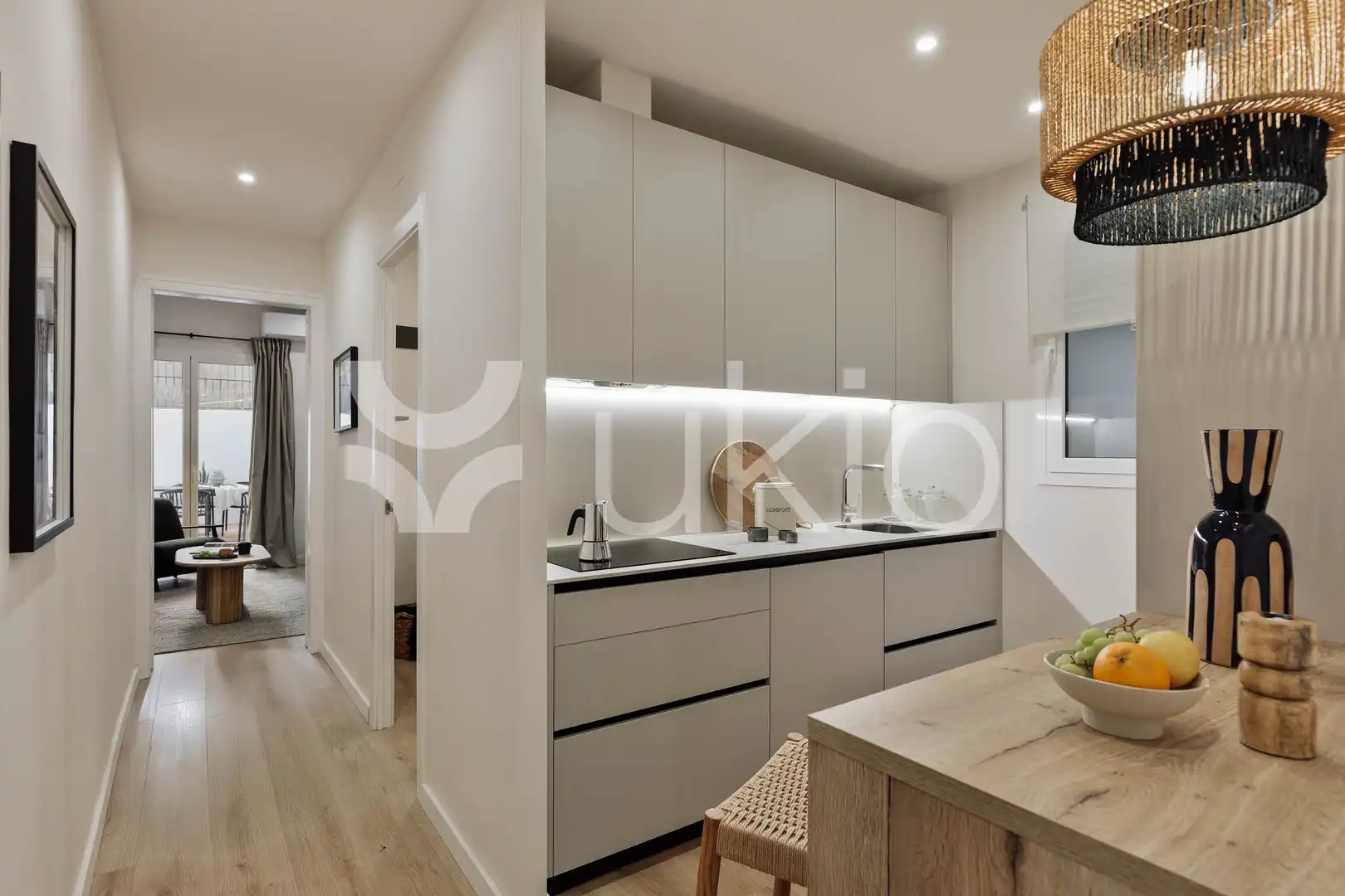 Cuina de Apartament de lloguer en Barcelona amb Aire condicionat, Calefacció i Terrassa